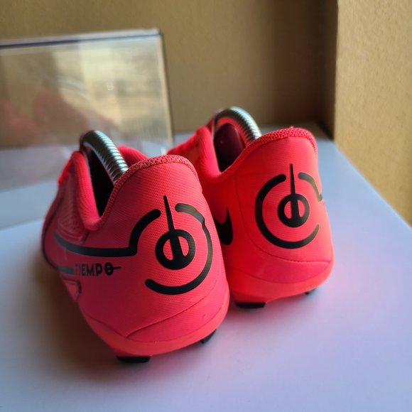NIKE JR. TIEMPO LEGEND 9 Club, FG/MG Soccer Cleats - Youth size 5Y - Picture 9 of 11